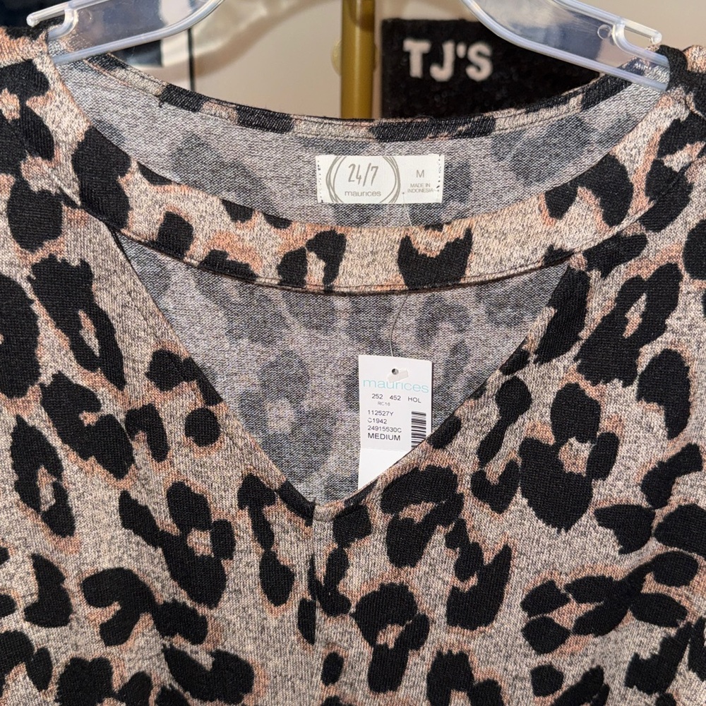 Maurices Black and Tan Leopard Print Long Sleeve Top - Picture 4 of 6